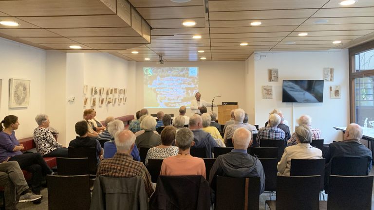 Zahlreiche Zuhörer waren am Donnerstag nach Wangen gekommen, um sich mit den Referenten des Endoprothetikzentrums Oberschwabenklinik Westallgäu auszutauschen.